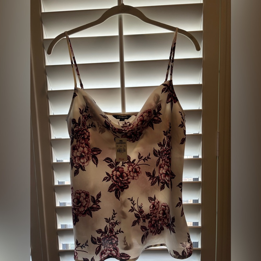 spaghetti strap white and maroon floral tank top.